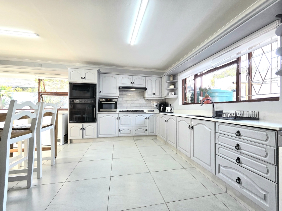 5 Bedroom Property for Sale in Eversdal Western Cape
